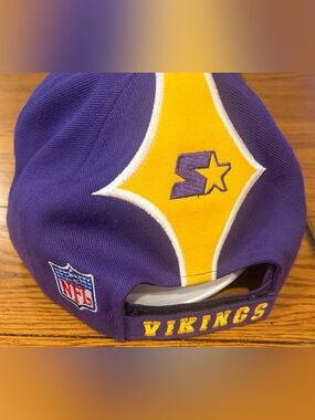 Vintage Minnesota Vikings NFL Trucker Hat, Starter Brand, adjustable